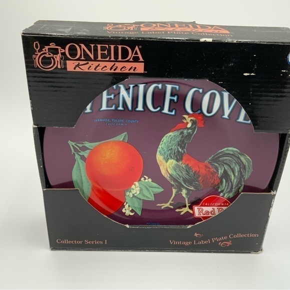 New in Box Set Of 4 ONEIDA VINTAGE LABEL PLATE COLLECTION Series I 8" Plates - Picture 3 of 4